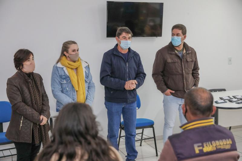 Vereadora Valeide representa o Legislativo em mais uma entrega de óculos pelo Olho Vivo